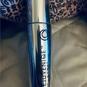 Monat Rejuvenique Oil NEW